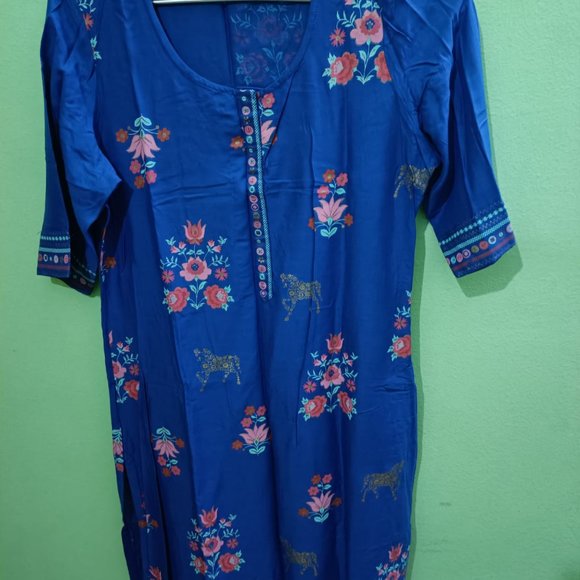 Max, Avaasa, Pantaloons, Levis, Lee - Picture 8 of 16